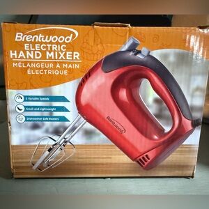 Brentwood Red Electric Hand Mixer